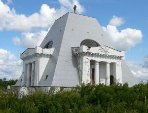 Храм-памятник в честь Нерукотворенного Образа Спасителя (июль 2008 года)