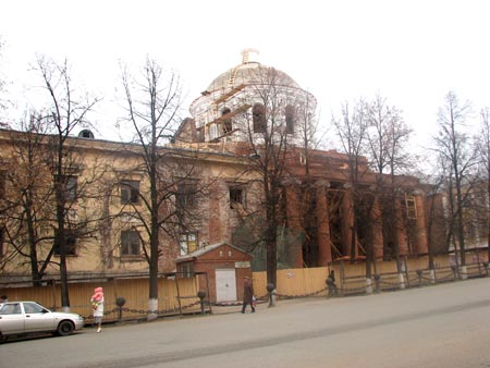 Изуродованный большевиками Благовещенский собор в г. Воткинске ныне восстанавливается стараниями Удмуртской епархии