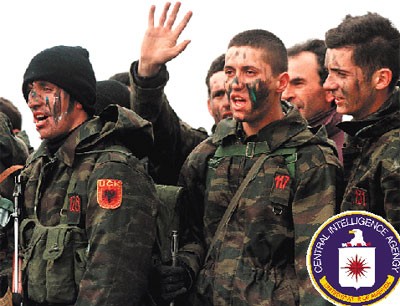 бойцы террористической Освободительной армии Косова (ОАК)