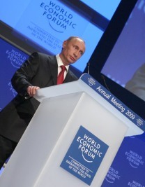 Владимир Путин выступает с докладом на открытии Всемирного экономического форума в Давосе