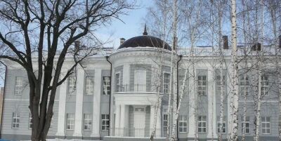 Здание бывшей Казанской 3-й мужской гимназии (2009 г.).