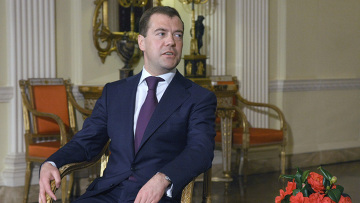Дмитрий Медведев в Приемной Президента. 9 апреля 2009 г. (Фото с сайта РИА Новости)