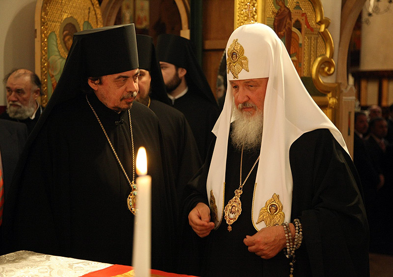 Патриарх Кирилл и епископ Петергофский Маркелл (фото: Патриархия.ru)
