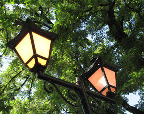 Светильники на площади Поэзии в Харькове