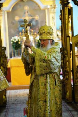 Патриарх Кирилл в Петропавловском соборе (фото Патриархия.ru)