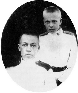Сыновья Ивана Родионова Святослав и Гермоген во время учёбы в кадетском корпусе