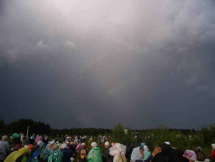 Две радуги в августе 2009 г. Фото Алексея Баулина
