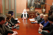 Святейший Патриарх Кирилл обсуждает вопросы молодежной политики с членами профильного комитета Государственной Думы