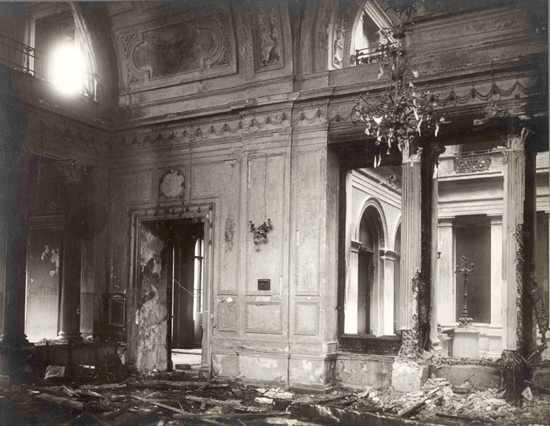 Столовая Зимнего дворца после взрыва, 1880 г.