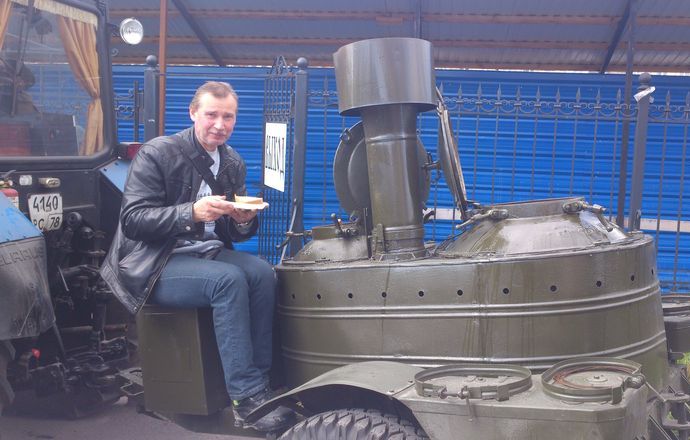 Митрополит Санкт-Петербургский Варсонофий возглавил Божественную литургию в храме Георгия Победоносца в Купчино