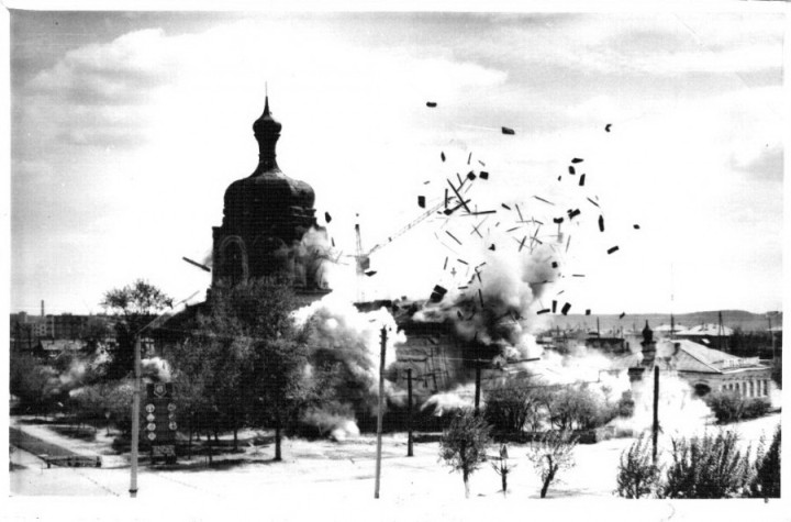 80-ые. взрывают храм Александра Невского в моем родном Камышлове