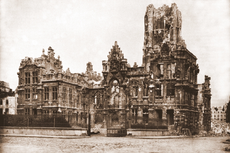 Разрушенный Реймский собор, 1914 год