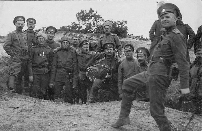 Русские солдаты на отдыхе, Первая мировая война
