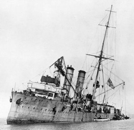 Германский минный крейсер Albatros, выбросившийся на берег после боя с русскими крейсерами