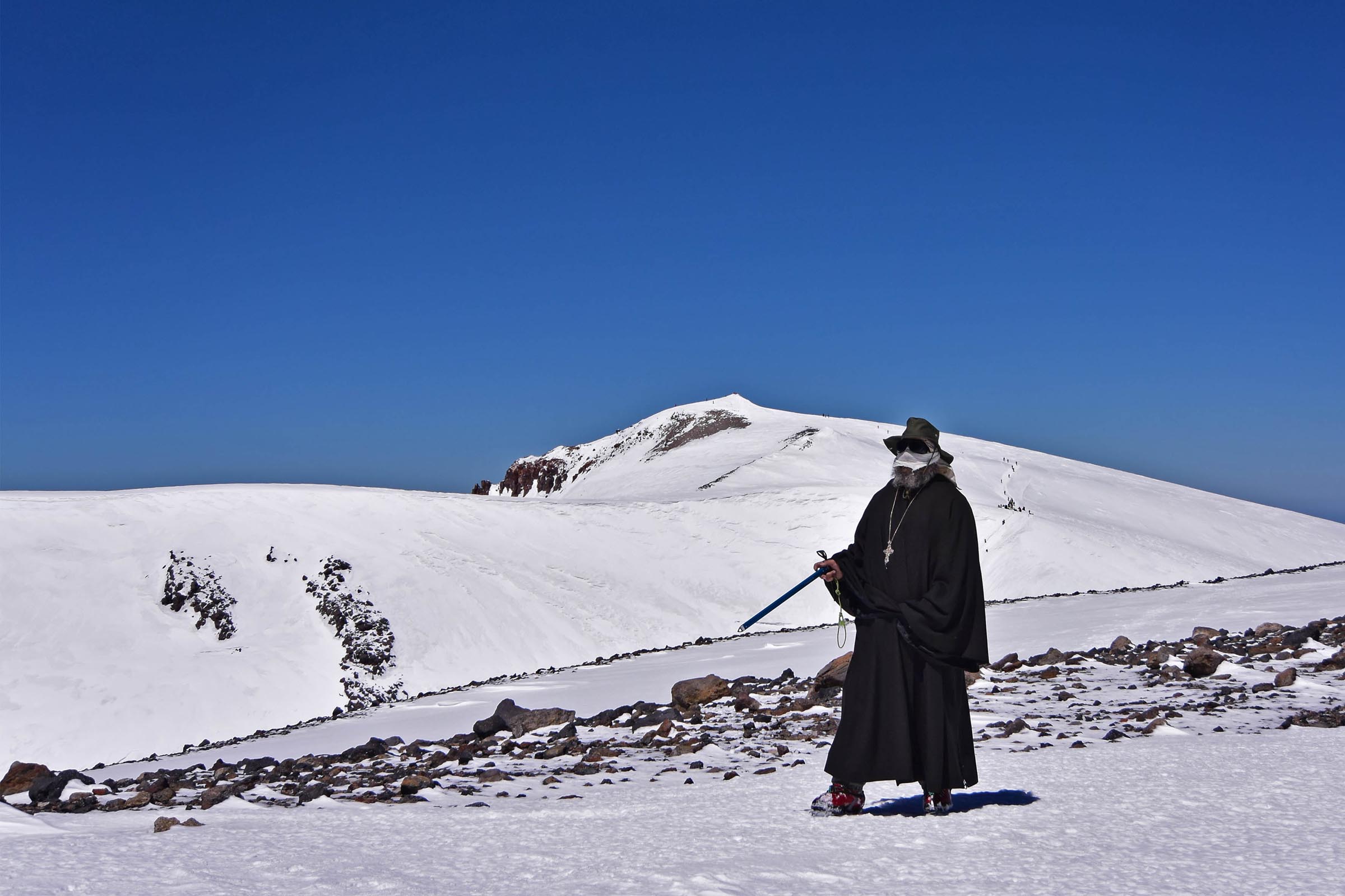 Крестный ход на Восточной вершине Эльбруса
