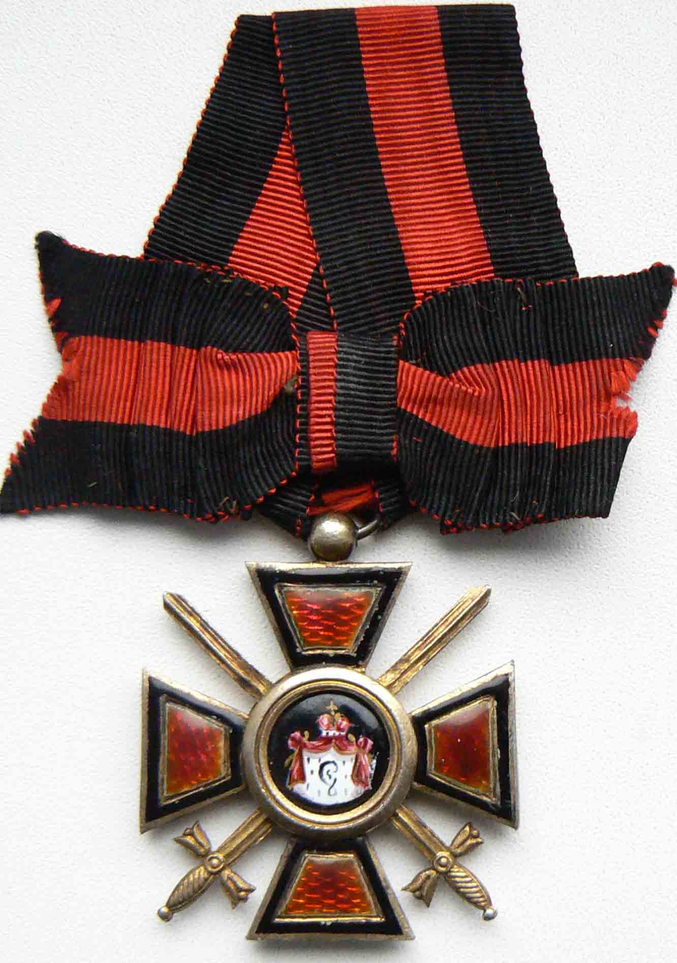 Орден св. Владимира 4-й степени с мечом и бантом