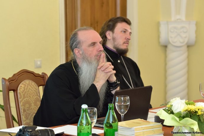 Епископ Мефодий и священник Родион Петриков