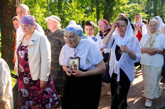 Митрополит Варсонофий освятил храм Всех святых Церкви Русской в Московском парке Победы