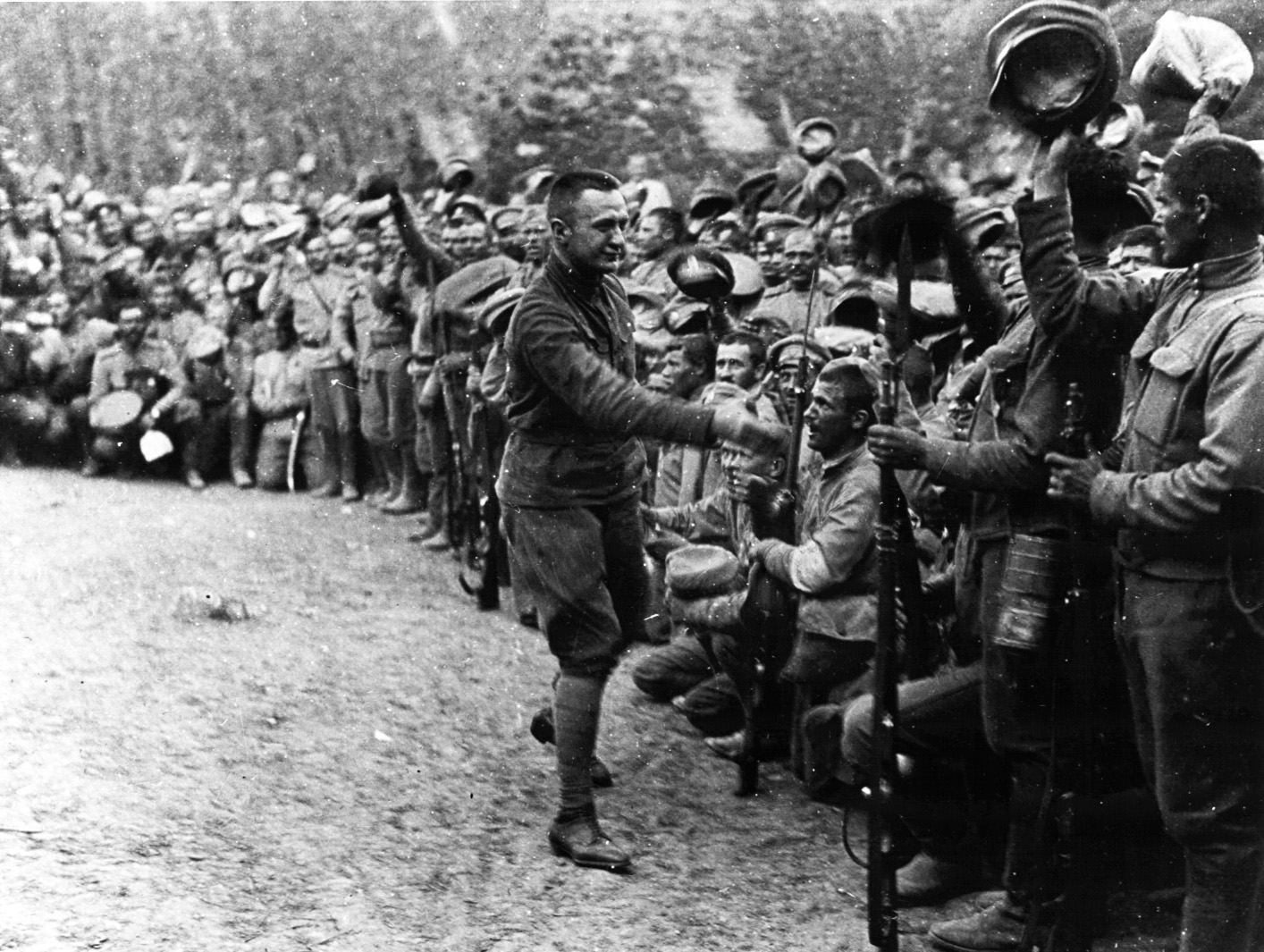 А.Ф. Керенский в армии, 1917 год А.Ф. Керенский в армии, 1917 год