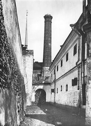 Внешний двор тюрьмы Трубецкого бастиона Петропавловской крепости в 1920-х годах Внешний двор тюрьмы Трубецкого бастиона Петропавловской крепости в 1920-х годах