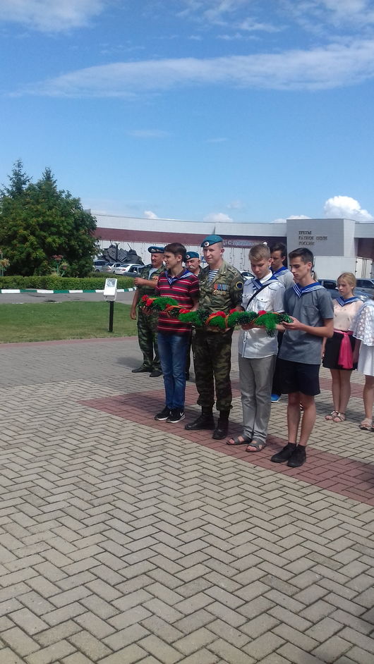Гирлянда танковому десанту